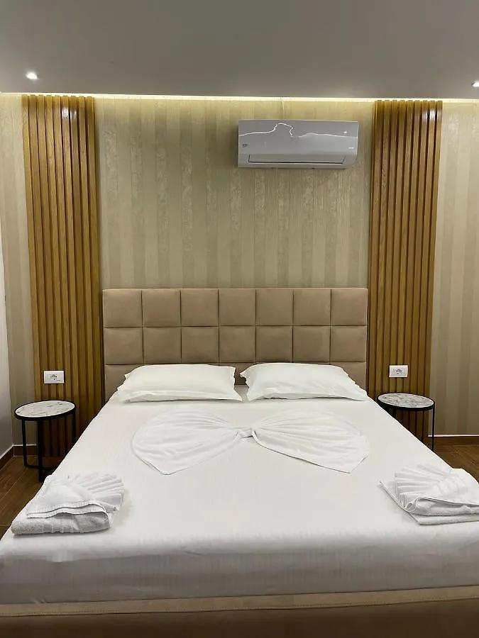 Anna Hotel クサミル