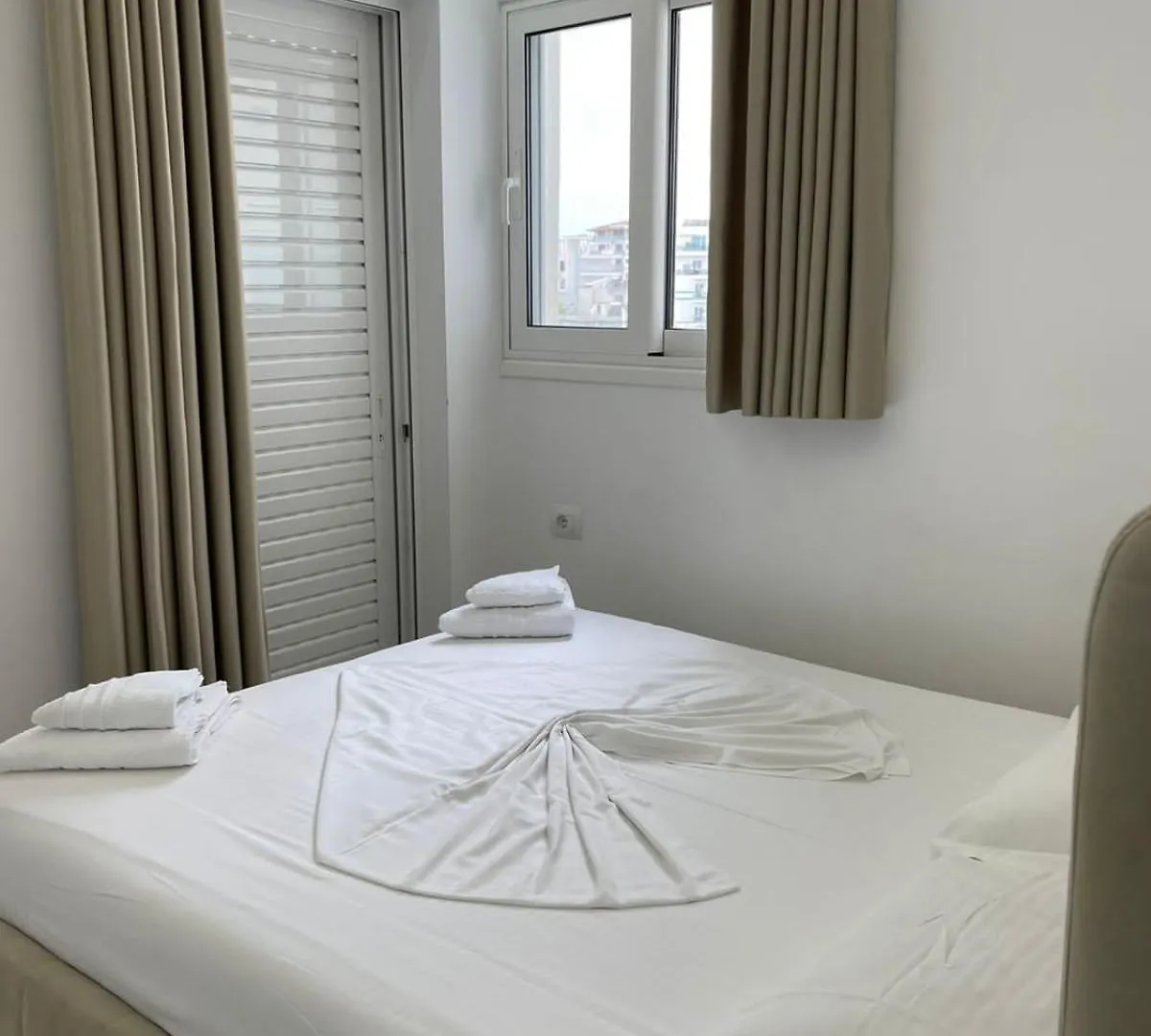 Anna Hotel クサミル