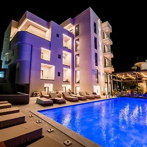 En Ad Hotel